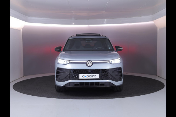 Volkswagen Tayron 1.5 eHybrid R-Line Edition | Private lease vanaf €851 | 204 pk Automaat (DSG) | Verlengde garantie | Navigatie | Panoramadak | Trekhaak (wegklapbaar) | Parkeersensoren (Park assist) | Rondomzicht camera | Stoelverwarming | R-Line |