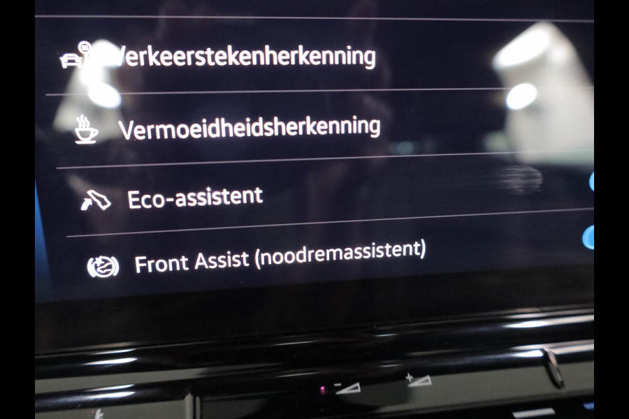 Volkswagen ID.3 Pro S 77 kWh Long Range 204PK | SOH 93,38% | Navigatie | Stoelverwarming | 19" LM velgen |