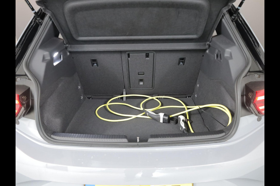 Volkswagen ID.3 Pro S 77 kWh Long Range 204PK | SOH 93,38% | Navigatie | Stoelverwarming | 19" LM velgen |