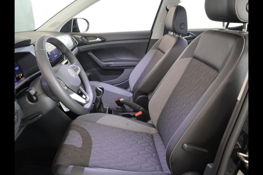 Volkswagen T-Cross 1.0 TSI Life Edition Goal 95PK | Navigatie | Parkeersensoren voor en achter | Stoelverwarming |
