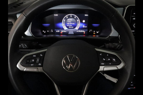 Volkswagen T-Cross 1.0 TSI Life Edition Goal 95PK | Navigatie | Parkeersensoren voor en achter | Stoelverwarming |