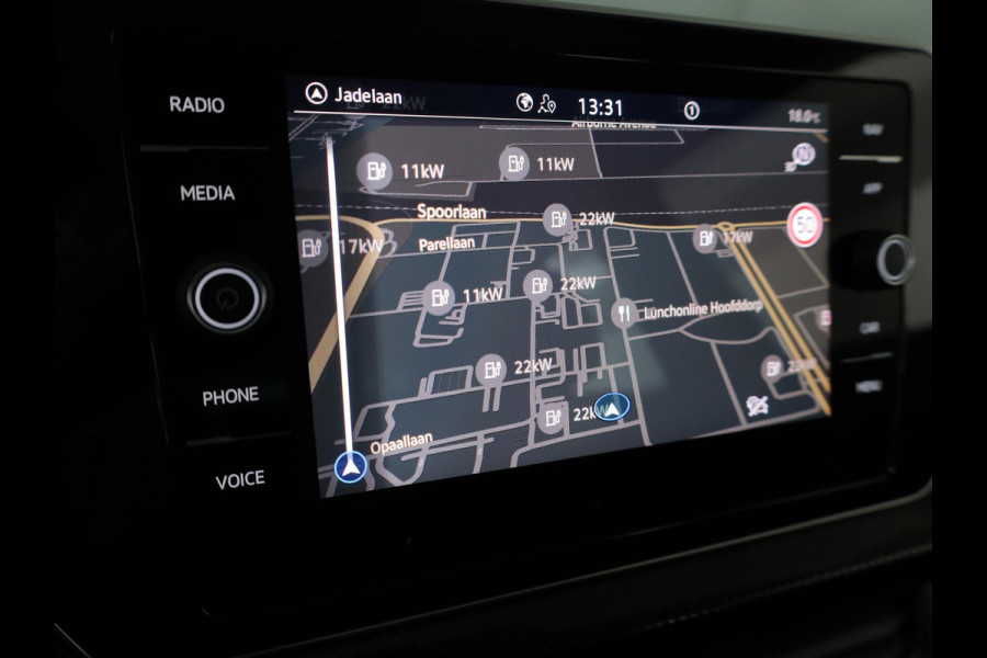 Volkswagen T-Cross 1.0 TSI Life Edition Goal 95PK | Navigatie | Parkeersensoren voor en achter | Stoelverwarming |