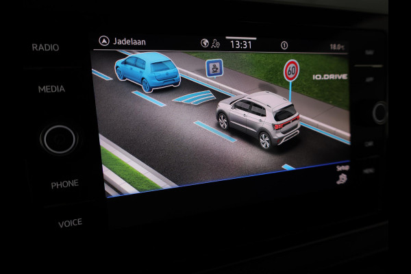 Volkswagen T-Cross 1.0 TSI Life Edition Goal 95PK | Navigatie | Parkeersensoren voor en achter | Stoelverwarming |