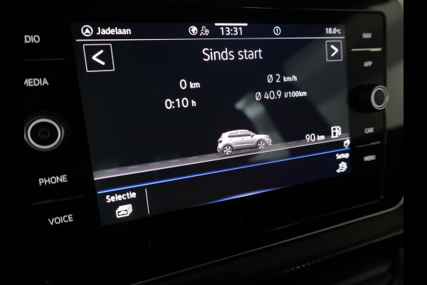 Volkswagen T-Cross 1.0 TSI Life Edition Goal 95PK | Navigatie | Parkeersensoren voor en achter | Stoelverwarming |