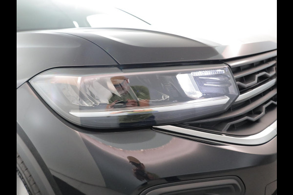 Volkswagen T-Cross 1.0 TSI Life Edition Goal 95PK | Navigatie | Parkeersensoren voor en achter | Stoelverwarming |
