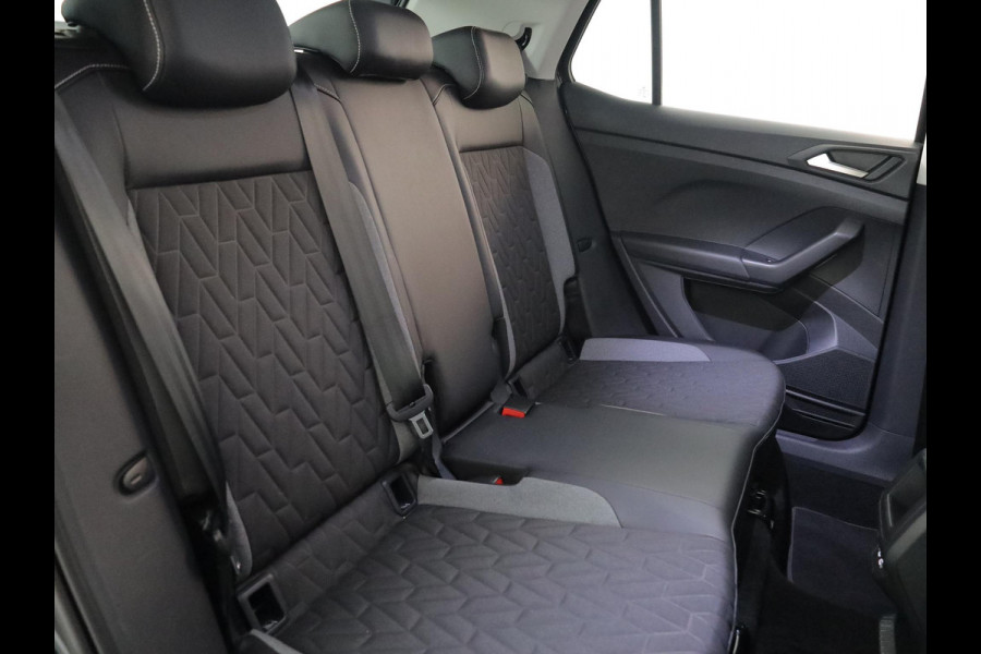 Volkswagen T-Cross 1.0 TSI Life Edition Goal 95PK | Navigatie | Parkeersensoren voor en achter | Stoelverwarming |