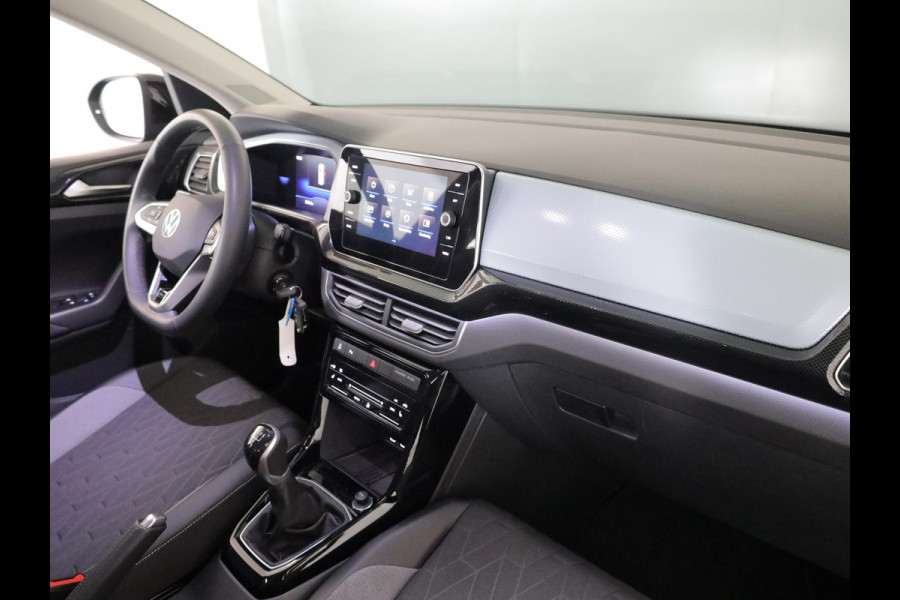 Volkswagen T-Cross 1.0 TSI Life Edition Goal 95PK | Navigatie | Parkeersensoren voor en achter | Stoelverwarming |