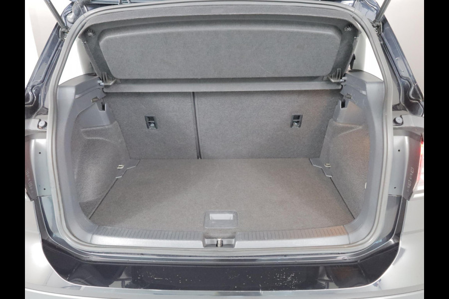 Volkswagen T-Cross 1.0 TSI Life Edition Goal 95PK | Navigatie | Parkeersensoren voor en achter | Stoelverwarming |