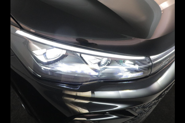 Volkswagen Tiguan 1.5 eHybrid R-Line Edition 272 pk Automaat (DSG) | Verlengde garantie | Navigatie | Panoramadak | Trekhaak (wegklapbaar) | Parkeersensoren (Park assist) | Rondomzicht camera | Lederen bekleding | Stoelverwarming/ventilatie |