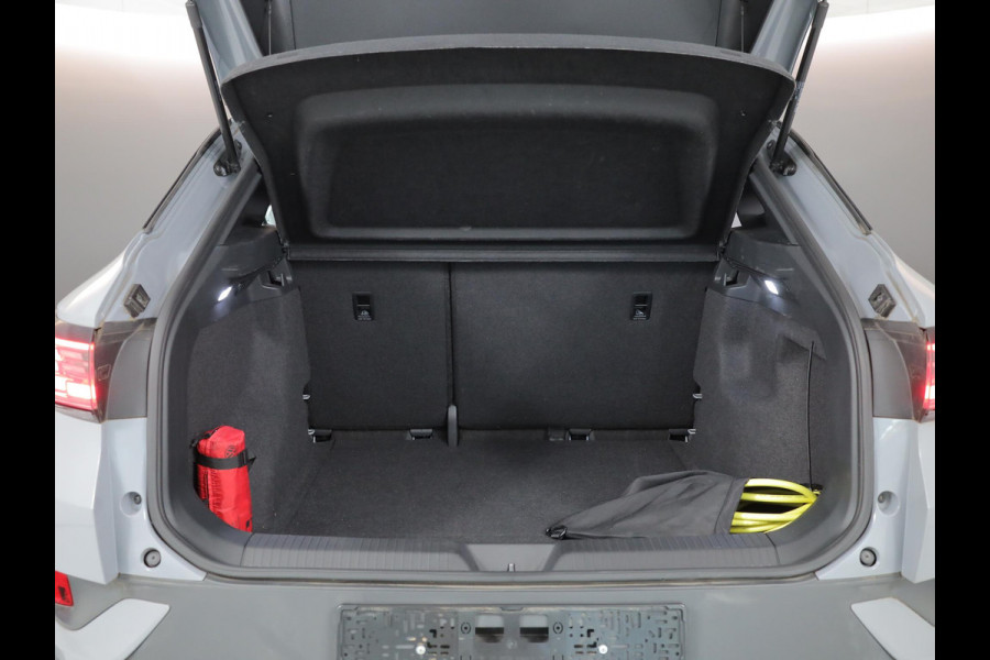 Volkswagen ID.4 Pro 77 kWh 204 PK | Navigatie | Keyless entry | Matrix koplampen | Parkeercamera |