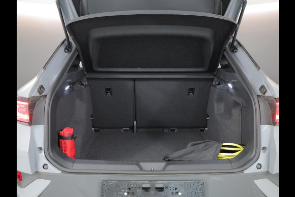 Volkswagen ID.4 Pro 77 kWh 204 PK | Navigatie | Keyless entry | Matrix koplampen | Parkeercamera |