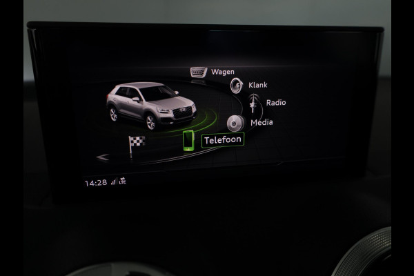 Audi Q2 35 TFSI S Edition 150 pk S-tronic | Navigatie | Trekhaak | Parkeersensoren achter | Matrix LED koplampen | S-Line |
