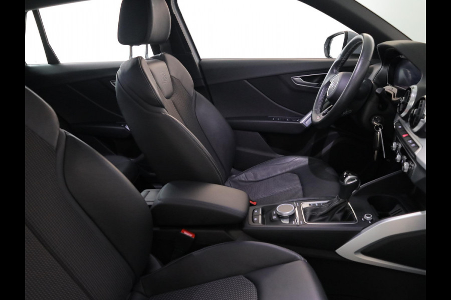 Audi Q2 35 TFSI S Edition 150 pk S-tronic | Navigatie | Trekhaak | Parkeersensoren achter | Matrix LED koplampen | S-Line |