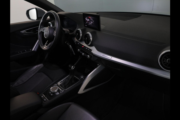 Audi Q2 35 TFSI S Edition 150 pk S-tronic | Navigatie | Trekhaak | Parkeersensoren achter | Matrix LED koplampen | S-Line |