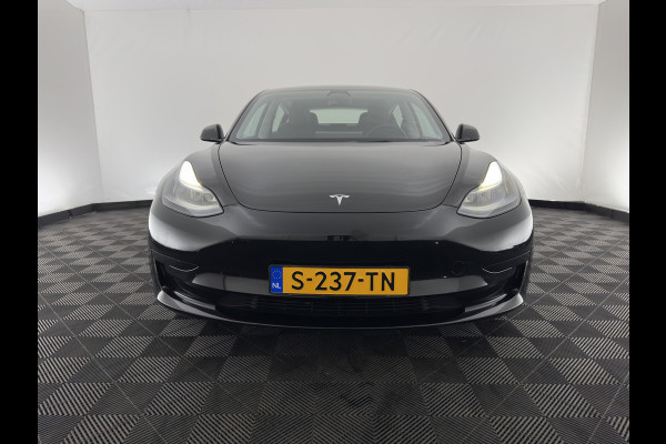Tesla Model 3 Standard RWD Plus 60 kWh [3-Fase-11kW] {SoH-90%} (INCL-BTW) Aut. *PANO | AUTOPILOT | LEATHER | KEYLESS | FULL-LED | MEMORY-PACK | TOPVIEW | DAB | CARPLAY | DIGI-COCKPIT | LANE-ASSIST | HEATED- COMFORTSEATS | 19"ALU*