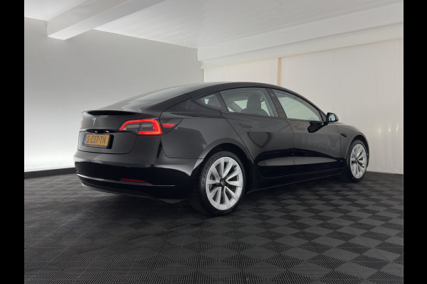 Tesla Model 3 Standard RWD Plus 60 kWh [3-Fase-11kW] {SoH-90%} (INCL-BTW) Aut. *PANO | AUTOPILOT | LEATHER | KEYLESS | FULL-LED | MEMORY-PACK | TOPVIEW | DAB | CARPLAY | DIGI-COCKPIT | LANE-ASSIST | HEATED- COMFORTSEATS | 19"ALU*