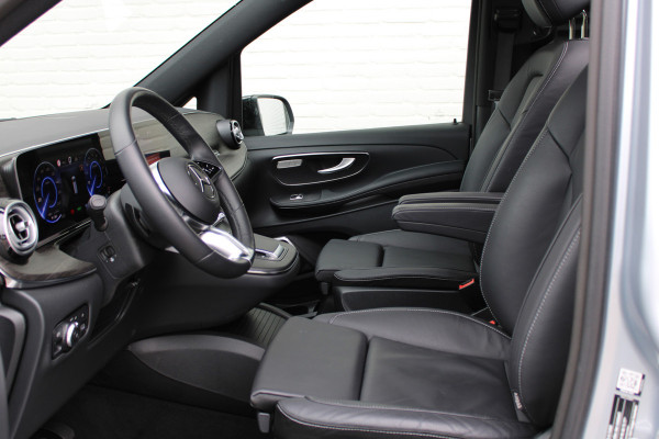 Mercedes-Benz Eqv 300 L2 / AMG / Luchtvering / Panorama / 7-Persoons / Burmester / Vol Opties / NIEUWSTAAT