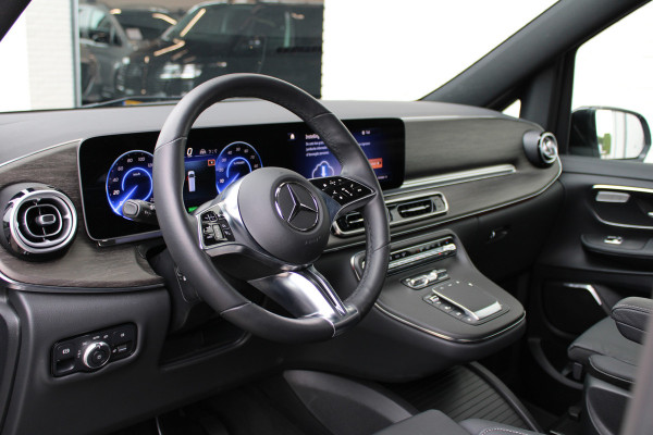 Mercedes-Benz Eqv 300 L2 / AMG / Luchtvering / Panorama / 7-Persoons / Burmester / Vol Opties / NIEUWSTAAT