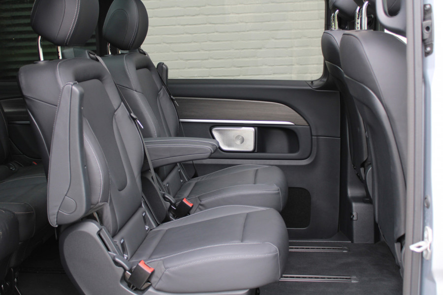 Mercedes-Benz Eqv 300 L2 / AMG / Luchtvering / Panorama / 7-Persoons / Burmester / Vol Opties / NIEUWSTAAT