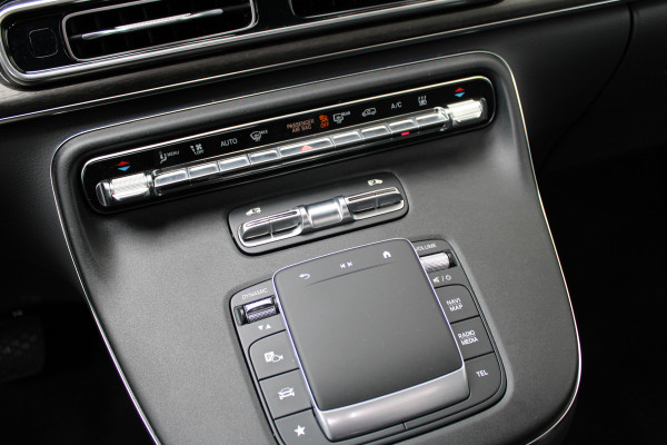 Mercedes-Benz Eqv 300 L2 / AMG / Luchtvering / Panorama / 7-Persoons / Burmester / Vol Opties / NIEUWSTAAT