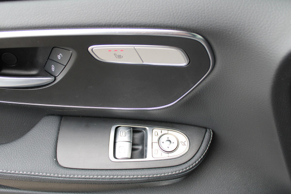 Mercedes-Benz Eqv 300 L2 / AMG / Luchtvering / Panorama / 7-Persoons / Burmester / Vol Opties / NIEUWSTAAT