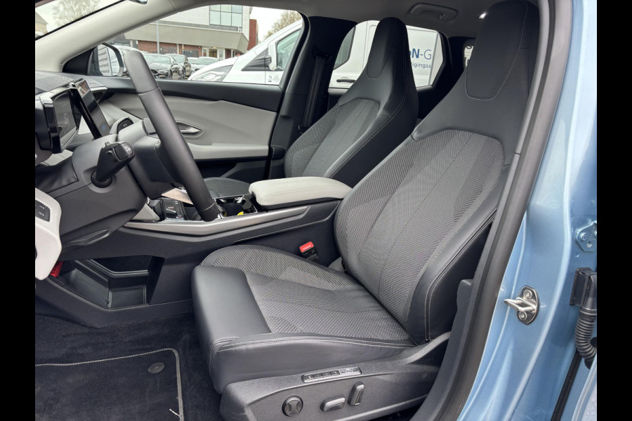 Ford Explorer Extended Range RWD 77 kWh VERKOCHT | Warmtepomp | 360 graden camera | Head up Display | Elektrische achterklep |  All season banden