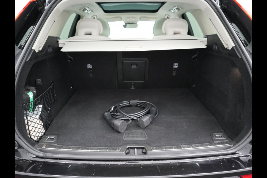 Volvo XC60 T6 AWD FACELIFT MODEL Inscription PHEV 350pk Dealer O.H | Panodak | Adaptive Cruise | Camera | Harman / Kardon | Lederen Sportstoelen Memory & Verwarmd | Google Assistant | Apple Carplay | Keyless | Full LED | Pilot Assist | Navigatie | Virtual |