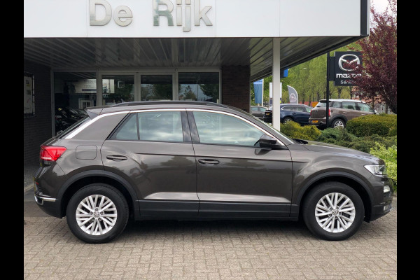 Volkswagen T-Roc 1.0 TSI Style | Carplay/Android, ACC, Stoel+Stuurverw., Trekhaak, Camera, PDC, Airco | Dealeronderhouden |