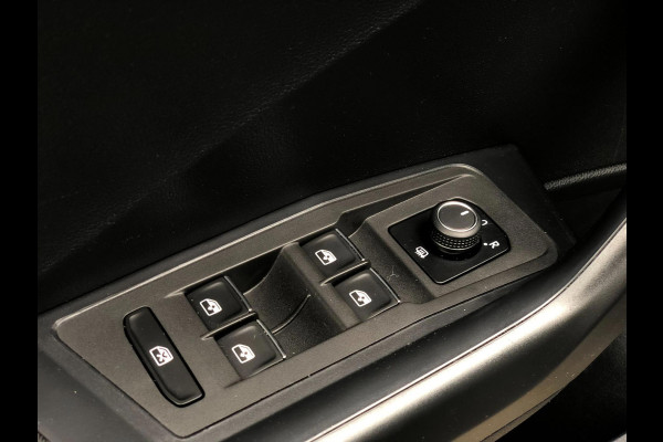 Volkswagen T-Roc 1.0 TSI Style | Carplay/Android, ACC, Stoel+Stuurverw., Trekhaak, Camera, PDC, Airco | Dealeronderhouden |