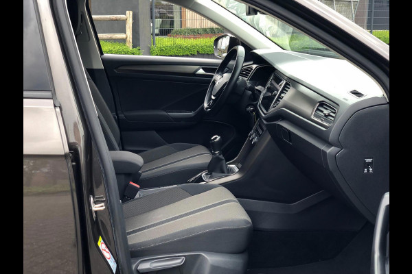 Volkswagen T-Roc 1.0 TSI Style | Carplay/Android, ACC, Stoel+Stuurverw., Trekhaak, Camera, PDC, Airco | Dealeronderhouden |