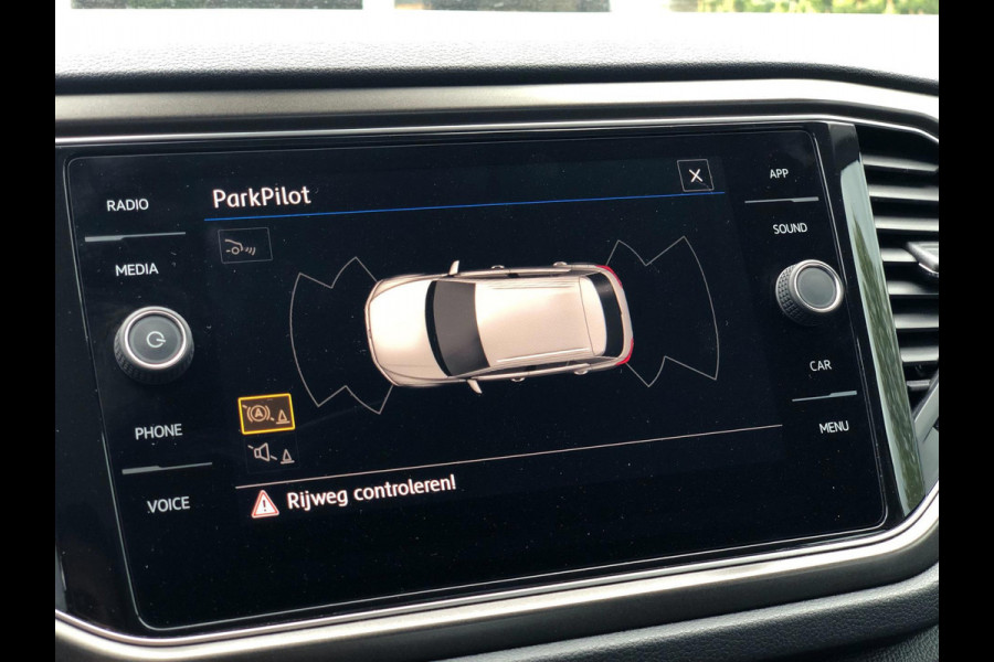 Volkswagen T-Roc 1.0 TSI Style | Carplay/Android, ACC, Stoel+Stuurverw., Trekhaak, Camera, PDC, Airco | Dealeronderhouden |
