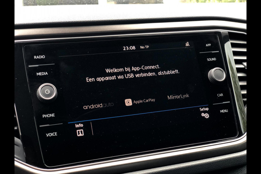 Volkswagen T-Roc 1.0 TSI Style | Carplay/Android, ACC, Stoel+Stuurverw., Trekhaak, Camera, PDC, Airco | Dealeronderhouden |