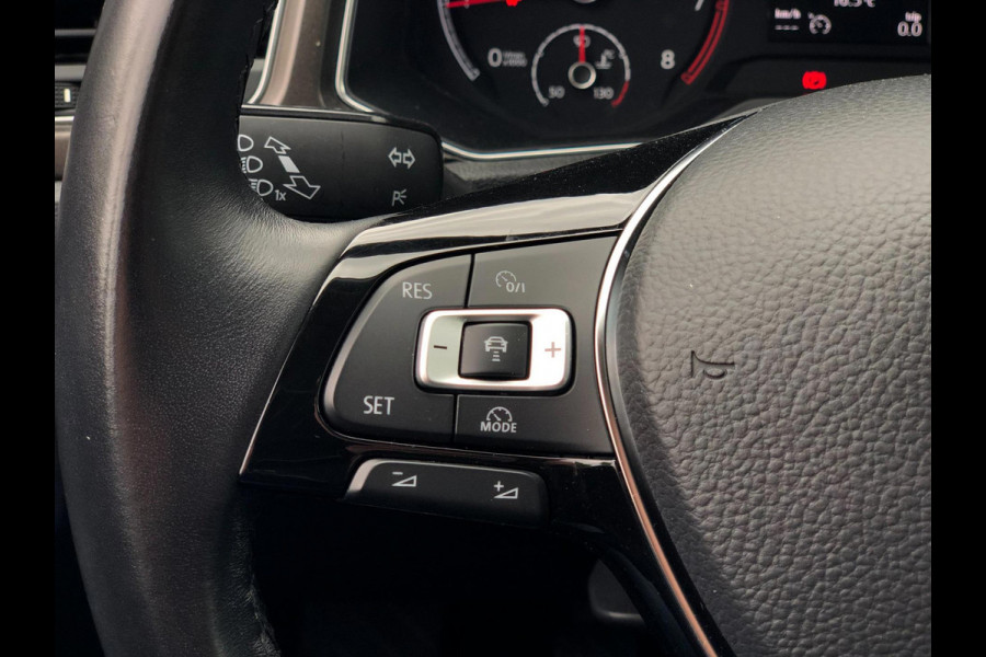 Volkswagen T-Roc 1.0 TSI Style | Carplay/Android, ACC, Stoel+Stuurverw., Trekhaak, Camera, PDC, Airco | Dealeronderhouden |