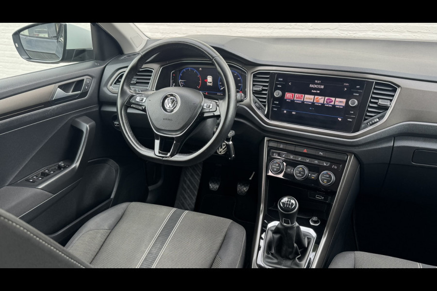 Volkswagen T-Roc 1.5 TSI Sport Camera Adaptieve cruise Digitaal dashboard Pdc voor+achter