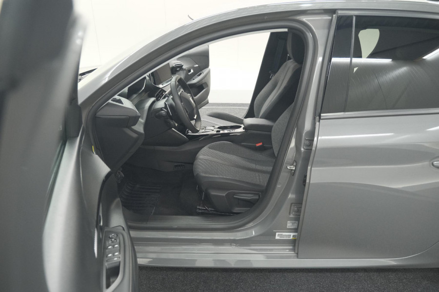 Peugeot 208 1.2 Hybrid 100 e-DCS6 Allure | Camera | Apple Carplay | Keyless Entry | Parkeersensoren