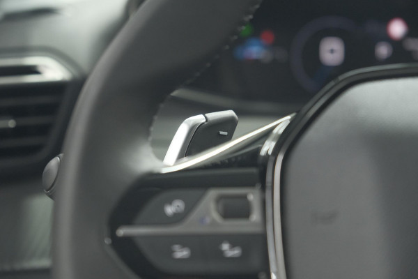 Peugeot 208 1.2 Hybrid 100 e-DCS6 Allure | Camera | Apple Carplay | Keyless Entry | Parkeersensoren