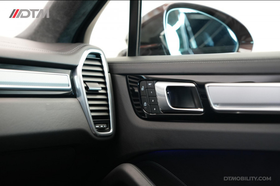 Porsche Cayenne Coupé 3.0 E-Hybrid Platinum Edition | Achterasbesturing | Luchtvering | Panorama | Trekhaak |