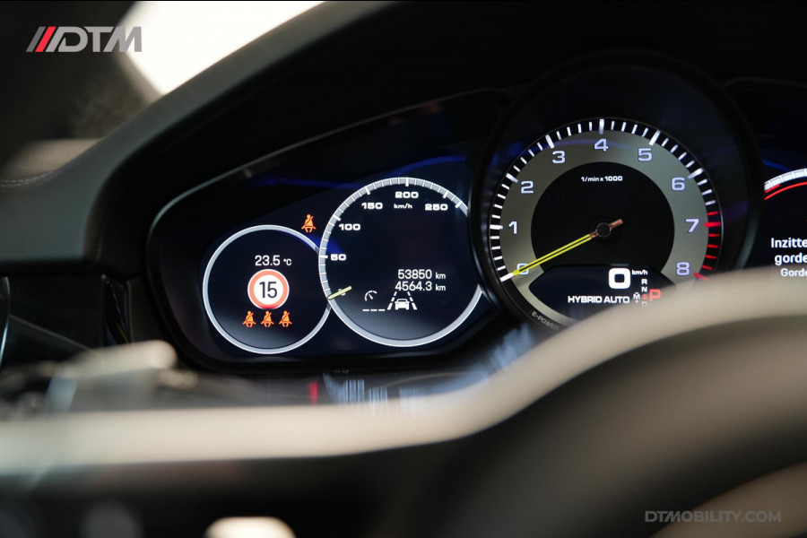 Porsche Cayenne Coupé 3.0 E-Hybrid Platinum Edition | Achterasbesturing | Luchtvering | Panorama | Trekhaak |