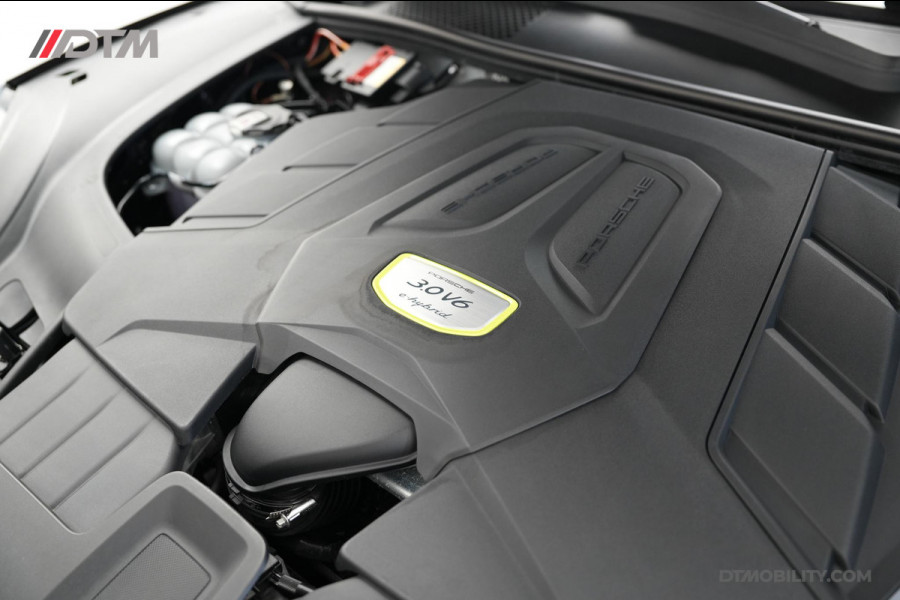Porsche Cayenne Coupé 3.0 E-Hybrid Platinum Edition | Achterasbesturing | Luchtvering | Panorama | Trekhaak |
