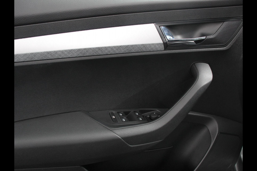 Škoda Karoq 1.5 TSI 150pk DSG Ambition Navigatie Apple Carpla/Android Auto Camera Climate Control Adaptieve Cruise control Lichtmetalen Velgen