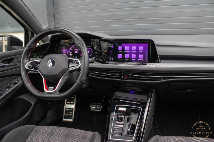 Volkswagen Golf 2.0 TSI GTI PANO CAMERA MISTLAMPEN IQ STOELVERWARMING