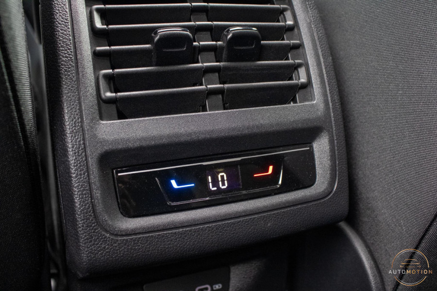 Volkswagen Golf 2.0 TSI GTI PANO CAMERA MISTLAMPEN IQ STOELVERWARMING
