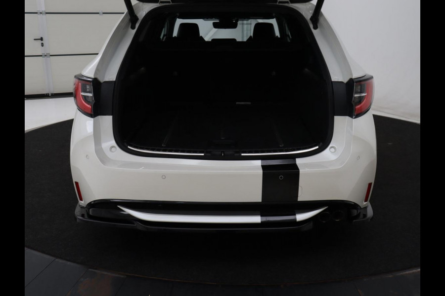 Toyota Corolla 2.0 Hybrid Business Sport Intro Adaptive cruise | Achteruitrij camera | Head Up | Navigatie | Carplay | Bluetooth | JBL Sound | Climate control |