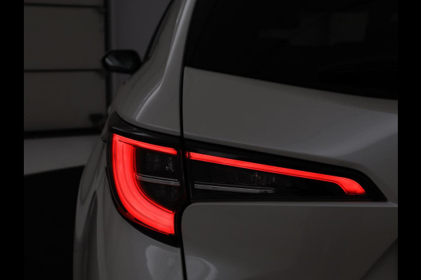 Toyota Corolla 2.0 Hybrid Business Sport Intro Adaptive cruise | Achteruitrij camera | Head Up | Navigatie | Carplay | Bluetooth | JBL Sound | Climate control |