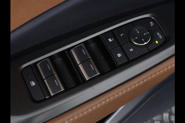 Lexus LBX Relax 2WD | 1e eigenaar | Dealer Onderhouden | Navigatie | Stoelverwarming + Leder |