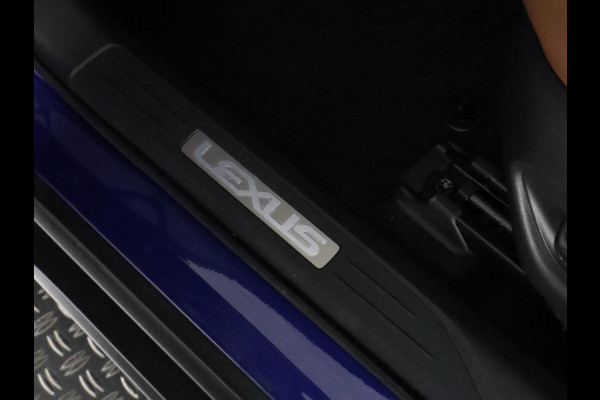 Lexus LBX Relax 2WD | 1e eigenaar | Dealer Onderhouden | Navigatie | Stoelverwarming + Leder |