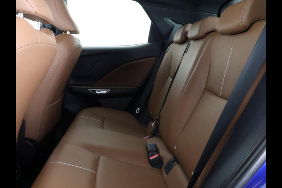 Lexus LBX Relax 2WD | 1e eigenaar | Dealer Onderhouden | Navigatie | Stoelverwarming + Leder |
