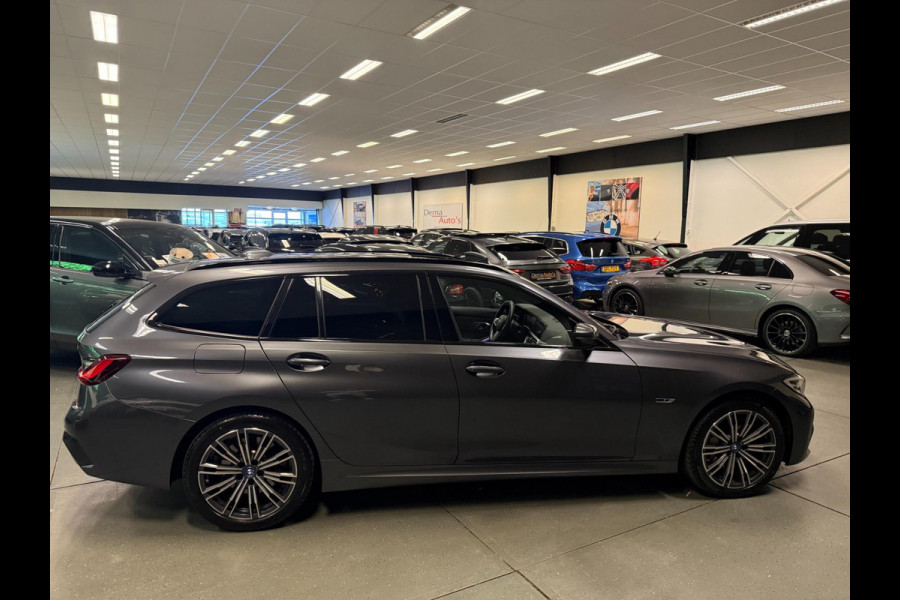 BMW 3 Serie Touring 330e M-SPORT SOH 98%/PANO/H-KARDON/V-COCKPIT/NAVI/CAM/DAB/CARPLAY///