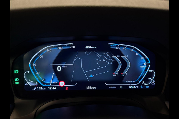 BMW 3 Serie Touring 330e M-SPORT SOH 98%/PANO/H-KARDON/V-COCKPIT/NAVI/CAM/DAB/CARPLAY///