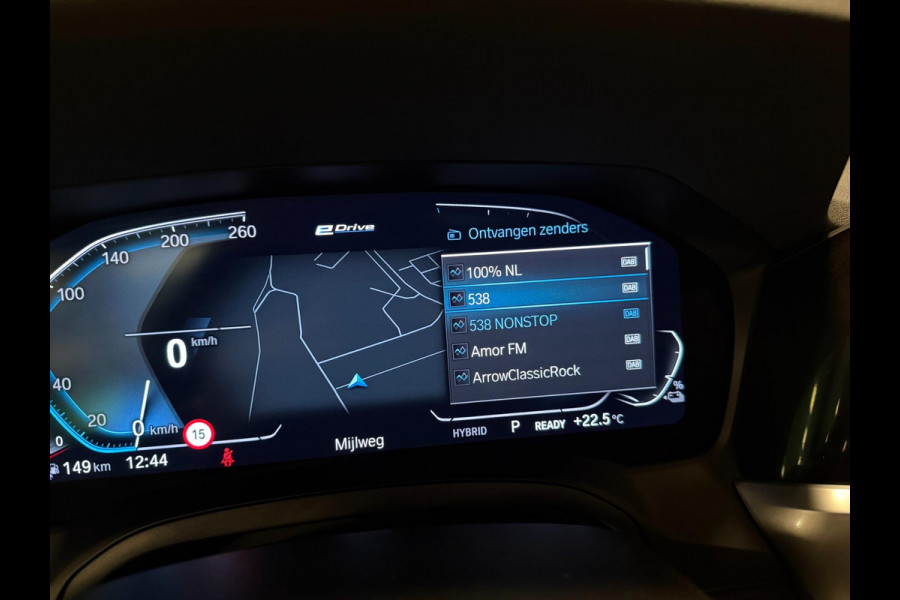 BMW 3 Serie Touring 330e M-SPORT SOH 98%/PANO/H-KARDON/V-COCKPIT/NAVI/CAM/DAB/CARPLAY///